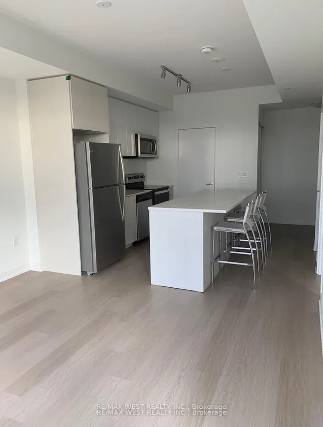 Additional image 5 of 859 The Queensway Blvd Unit 305