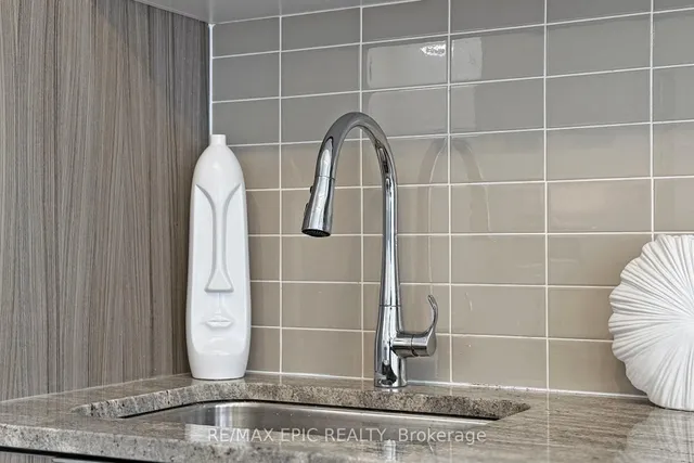 Additional image 11 of 955 Bay St Unit 409