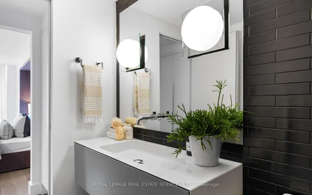 Additional image 47 of 80 Cumberland St Unit PH1903