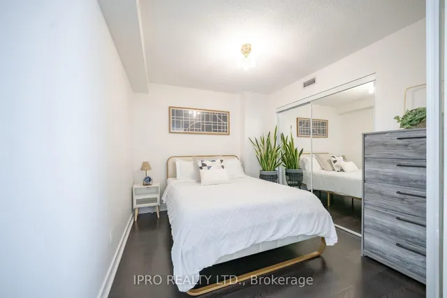 Additional image 5 of 100 Western Battery Rd Unit 1511