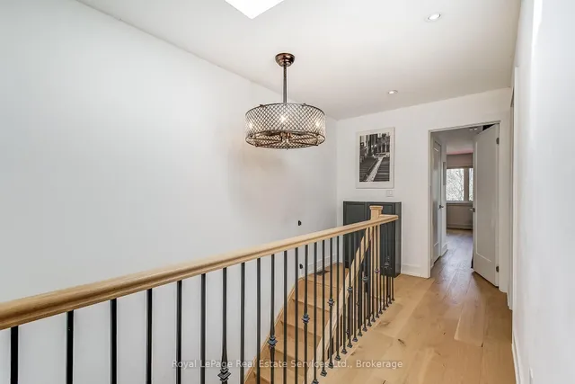 Additional image 19 of 176 Leyton Ave