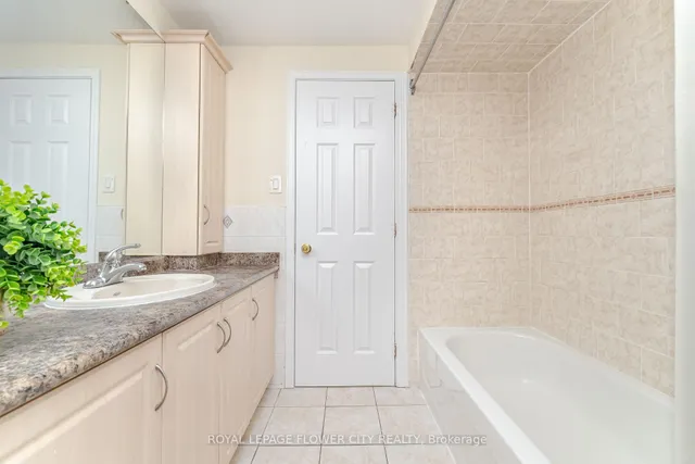Additional image 18 of 75 Banting Cres