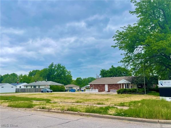 Primary image of 4950 Oberlin Ave, Lorain, OH 44053