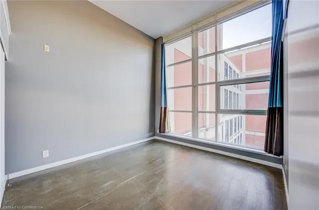 Additional image 13 of 404 King St Unit 526