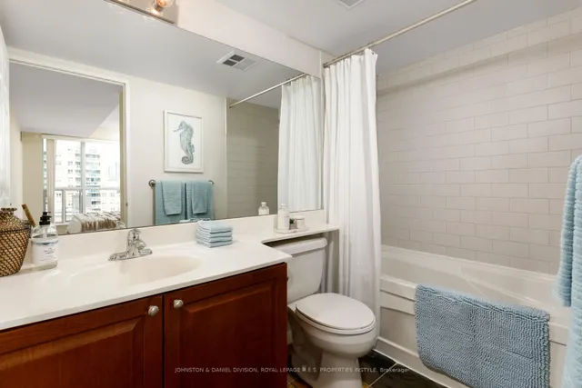 Additional image 30 of 230 King St Unit 1019