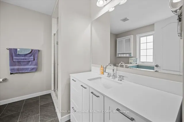 Additional image 21 of 889 Zelinsky Cres