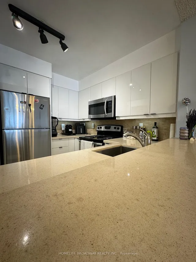 Additional image 9 of 7 Carlton St Unit 809