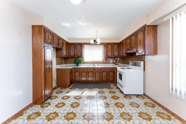 Additional image 14 of 532 Westmount Ave