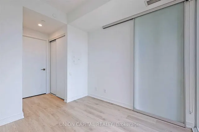 Additional image 7 of 3 Gloucester St Unit 2013