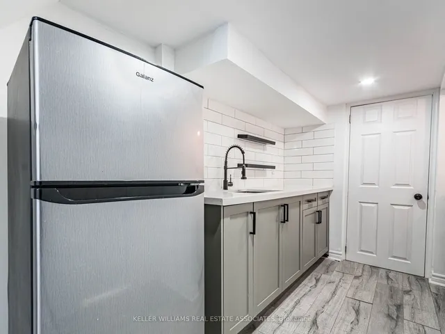 Additional image 33 of 39 Madison Ave