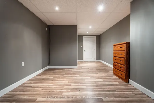 Additional image 37 of 715 Robson Rd