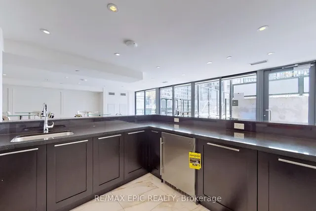 Additional image 42 of 955 Bay St Unit 409