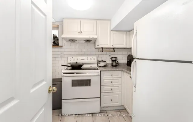 Additional image 38 of 32 Allenby Ave