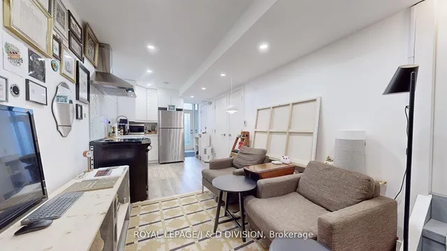 Additional image 17 of 38 Fielding Ave