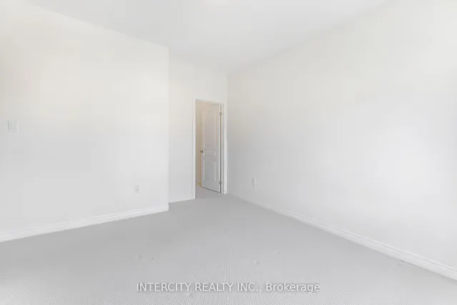 Additional image 37 of 28 Ezra Cres