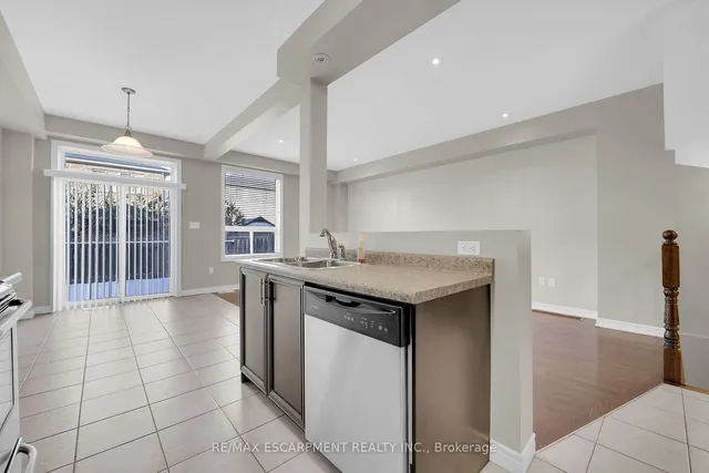 Additional image 12 of 12 Marina Point Cres