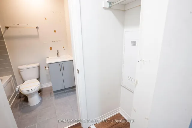 Additional image 11 of 402 The East Mall N/A Unit 116