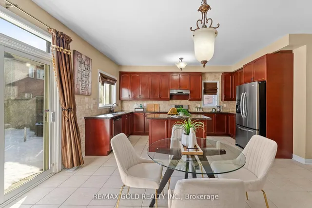 Additional image 10 of 7 Powell Dr