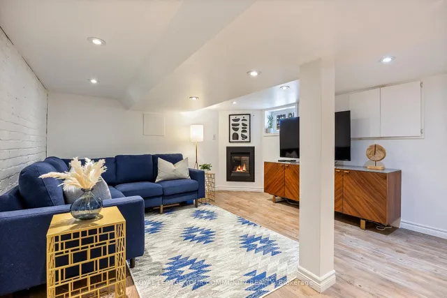 Additional image 27 of 536 Glebeholme Blvd