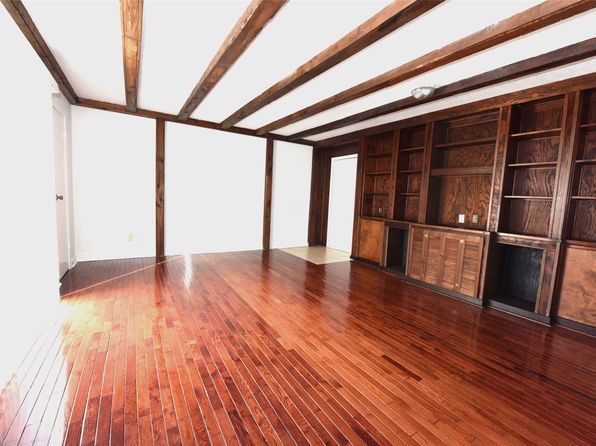 2720 Reagan St APT 211, Dallas, TX 75219