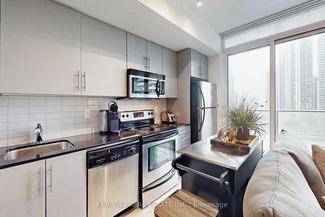 Additional image 8 of 55 Bremner Blvd Unit 1306