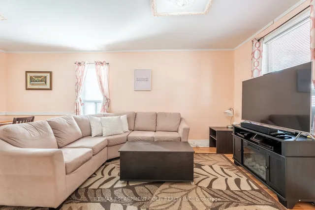 Additional image 10 of 34 Mayflower Ave