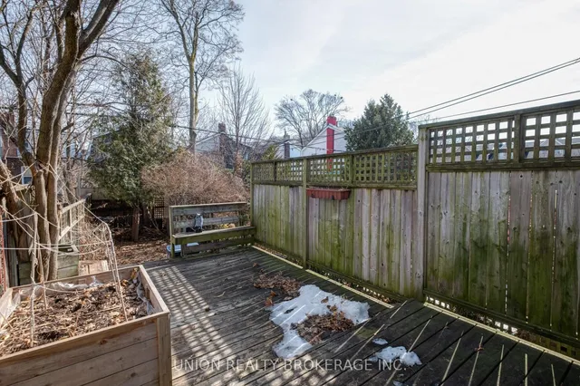 Additional image 32 of 49 Bastedo Ave