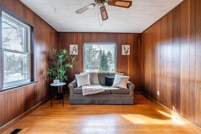 Additional image 15 of 147 LLOYMINN Ave