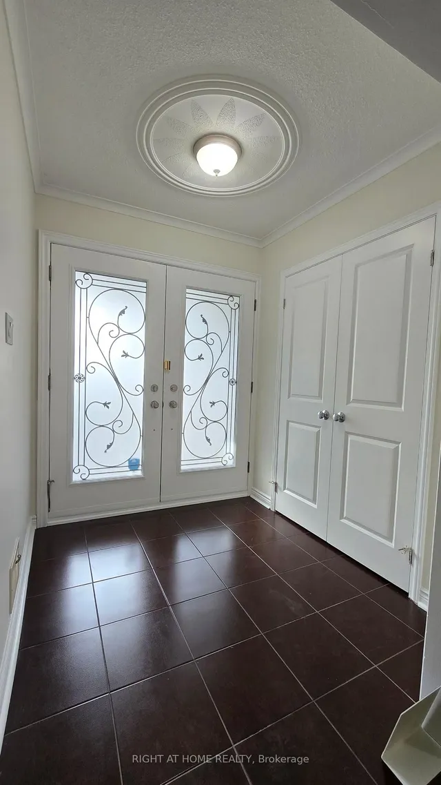 Additional image 38 of 236 York Mills Rd