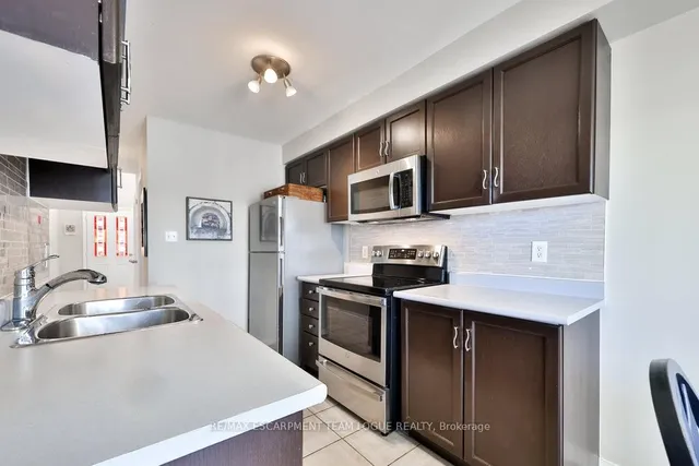 Additional image 9 of 104 Frances Ave Unit 11