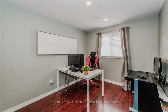 Additional image 19 of 10 Caprice Crt