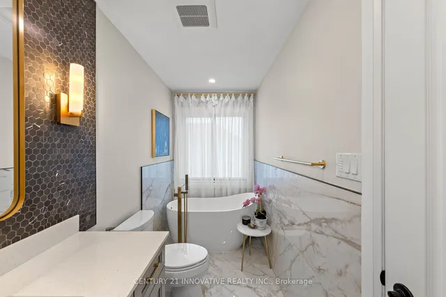 Additional image 27 of 828 Howden Cres