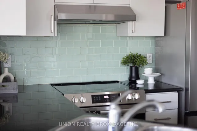 Additional image 9 of 1030 Sheppard Ave Unit 613