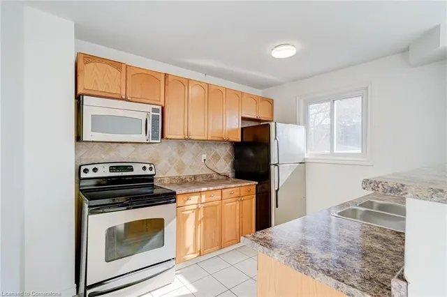 Additional image 14 of 28 Arbutus Cres