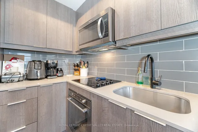 Additional image 10 of 32 Forest Manor Rd Unit 413