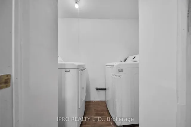 Additional image 41 of 18 Tessler Cres