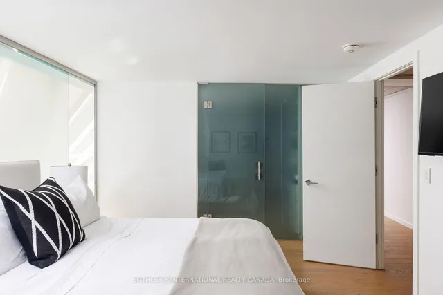 Additional image 20 of 82 Lombard St Unit PH 912