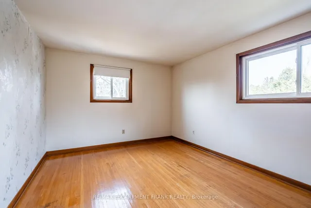 Additional image 33 of 147 LLOYMINN Ave