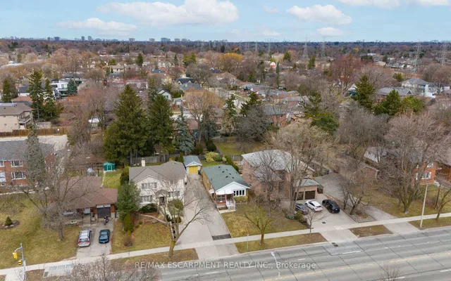 Additional image 43 of 3908 Bloor St