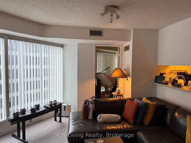 Additional image 8 of 33 University Ave Unit 1505