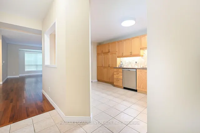 Additional image 6 of 2000 Creekside Dr Unit 501