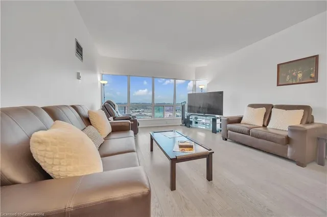 Additional image 20 of 8 Lee Centre Dr Unit PH203