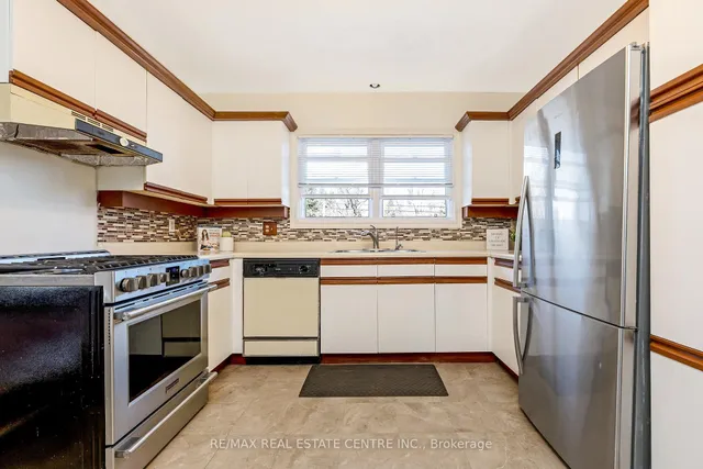 Additional image 10 of 338 5 Concession