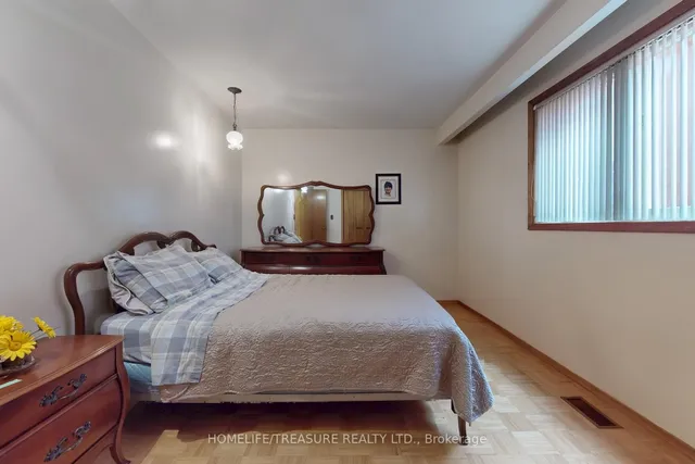 Additional image 20 of 44 Grandville Ave