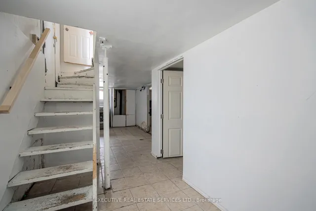 Additional image 26 of 190 CAMERON Ave