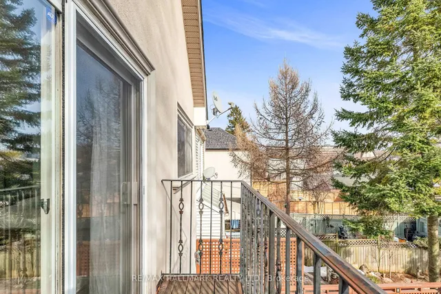 Additional image 33 of 485 Davisville Ave