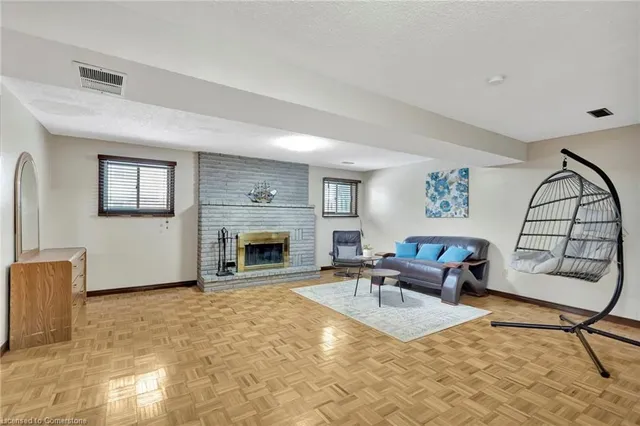 Additional image 17 of 19 Janet Crt