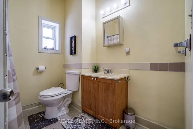 Additional image 36 of 51 Tisdale St