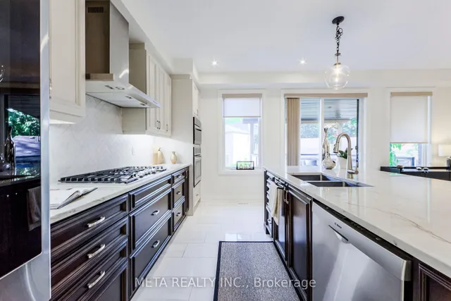 Additional image 16 of 23 Hollyhock Crt