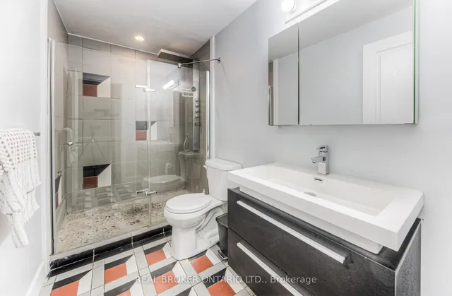 Additional image 26 of 900 Doon Village Rd Unit 4